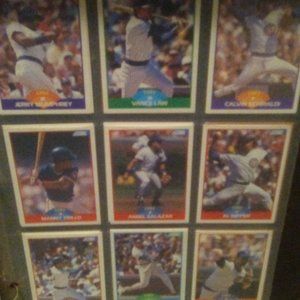 Assorted vintage baseball cards